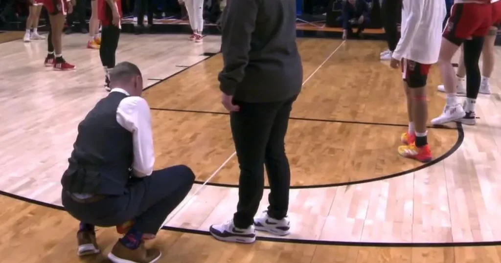 1 3point Line Ncaa.jpg