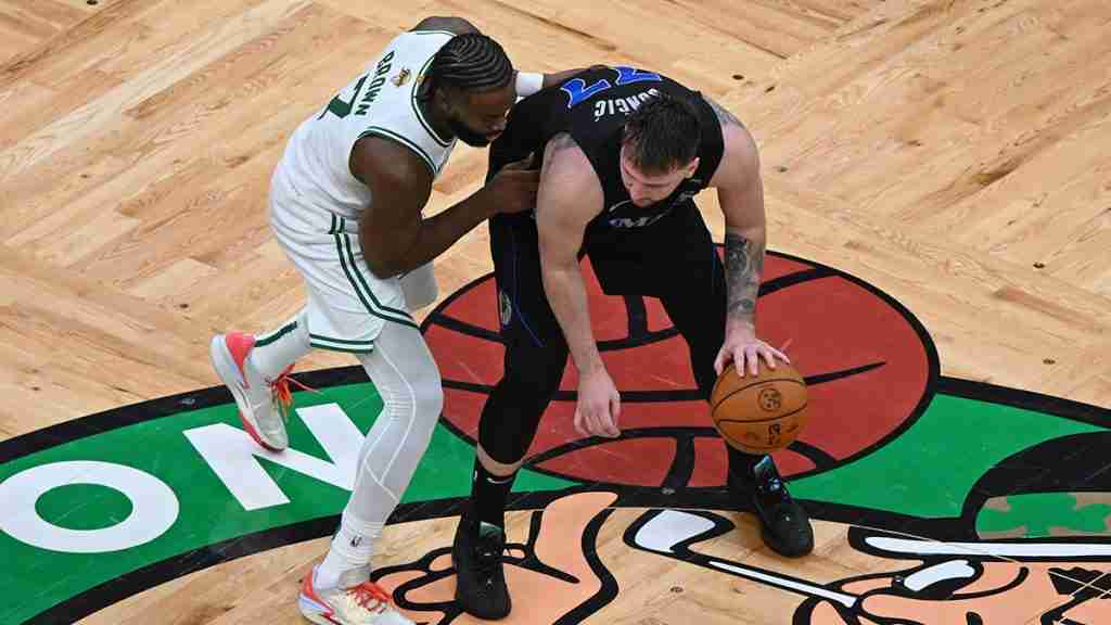 Luka Doncic Jaylen Brown Usatsi 23489607.jpg