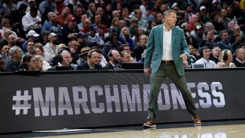 Should the NCAA basketball tournament be widened? Just a minute 01jym5wtsq2887g7vwem.webp.jpeg