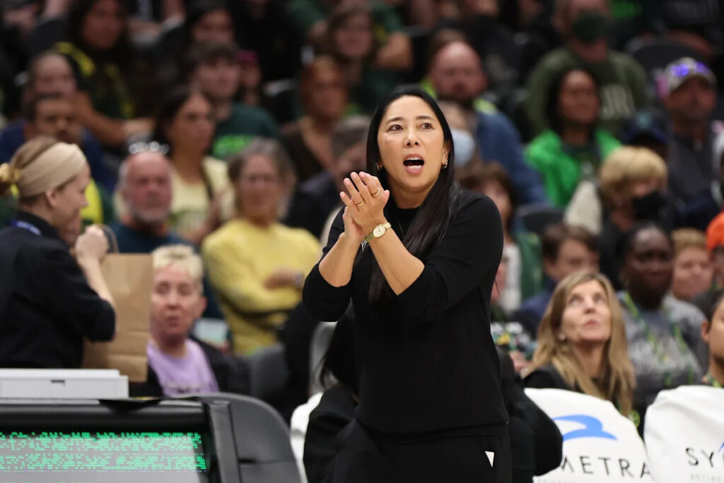 Valkyries Natalie Nakase wins the WNBA coach’s prize after managing the expansion team at the playoffs Ab726fa0 91e4 11f0 af43 c689a9488e48.jpeg