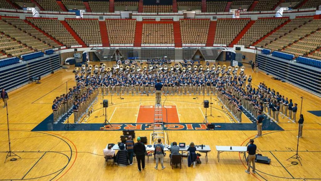 Auburn band cfb 26 6859a5d89dd7a.jpg