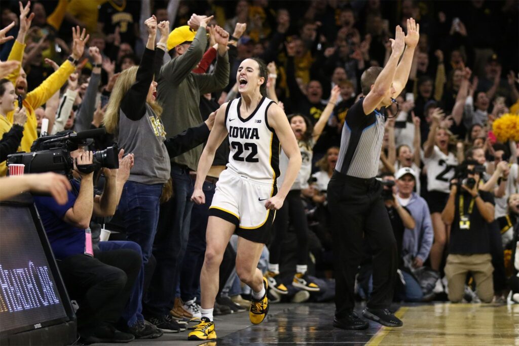 Caitlin clark iowa hawkeyes ncaa womens all time scoring record.jpg