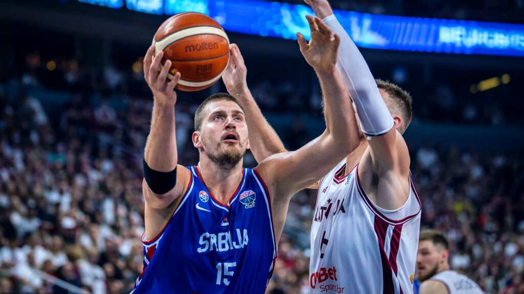 Eurobasket 2025: Germany, Serbia is advancing in direct elimination phase Jokic driving vs latvia.jpg