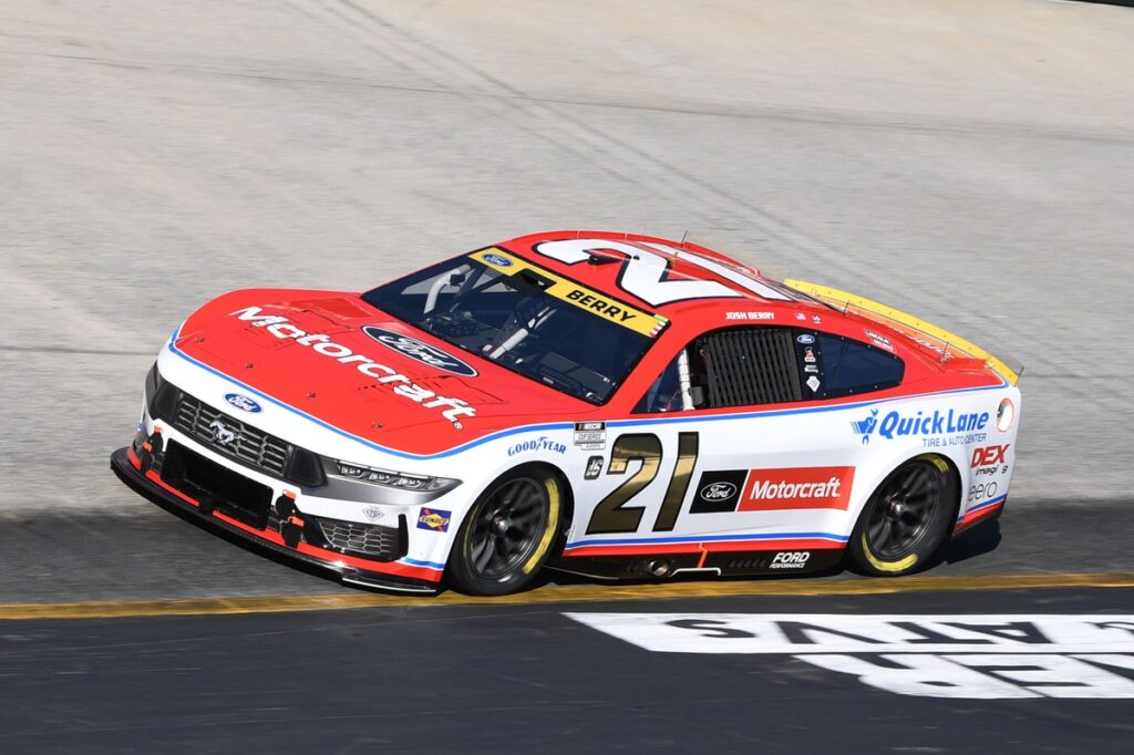 Josh berry wood brothers ford.jpg