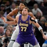 Doncic scores 41 to propel Lakers to NBA victory over Bucks | Nation 69195e28c85ed.image .jpg