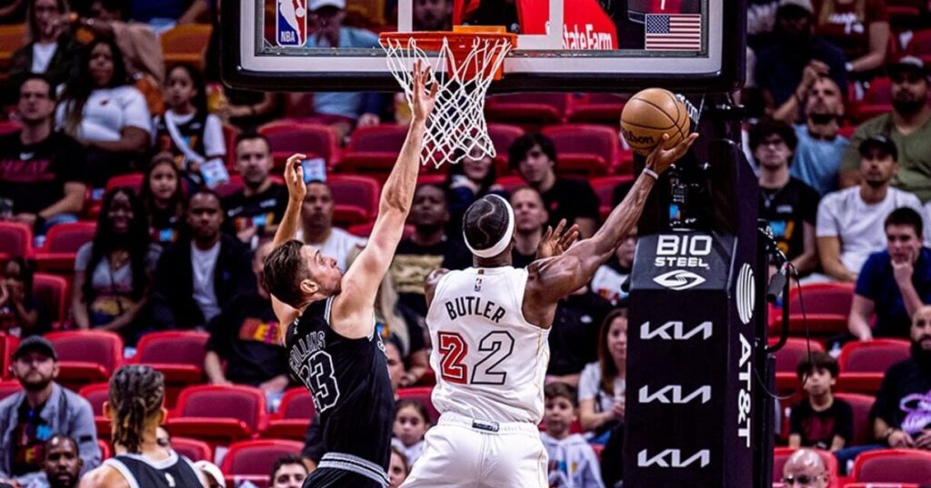 Jimmy Butler’s clutch performance defines the 2025 NBA season with fouls and key scores 1765052158 Jimmy Butler.jpg