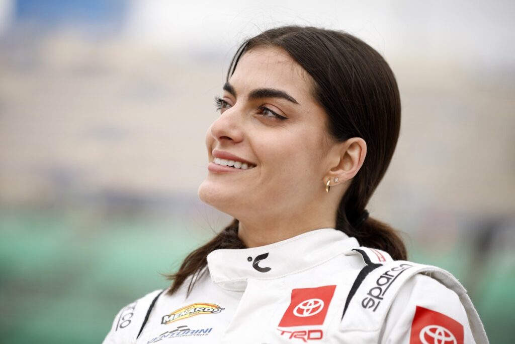 NASCAR Superstar Toni Breidinger Rocks SI Swimsuit Issue 2540016 toni breidinger.jpg