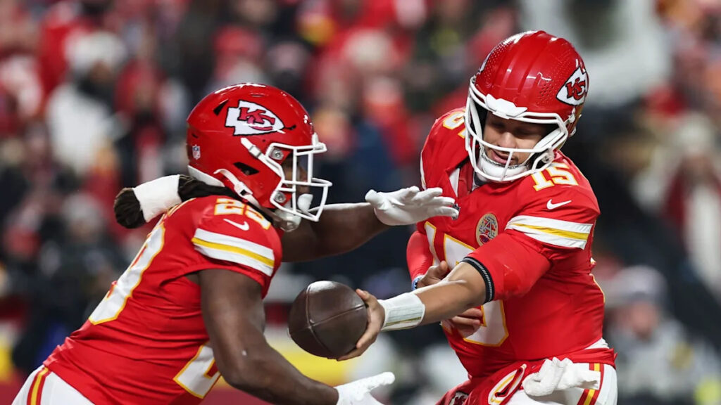 Kareem Hunt’s touchdown cut Texans’ lead over Chiefs to 10-7 A70e2ca84d5b2270e5bc1c97ccfacfed.jpeg