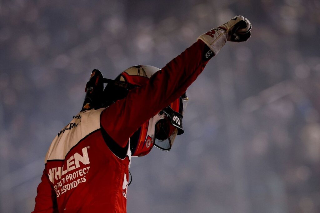 Xfinity Series champion enters Chili Bowl with Cup crew chief 51a41dfcb663a4bb50019b9788c41393.jpeg