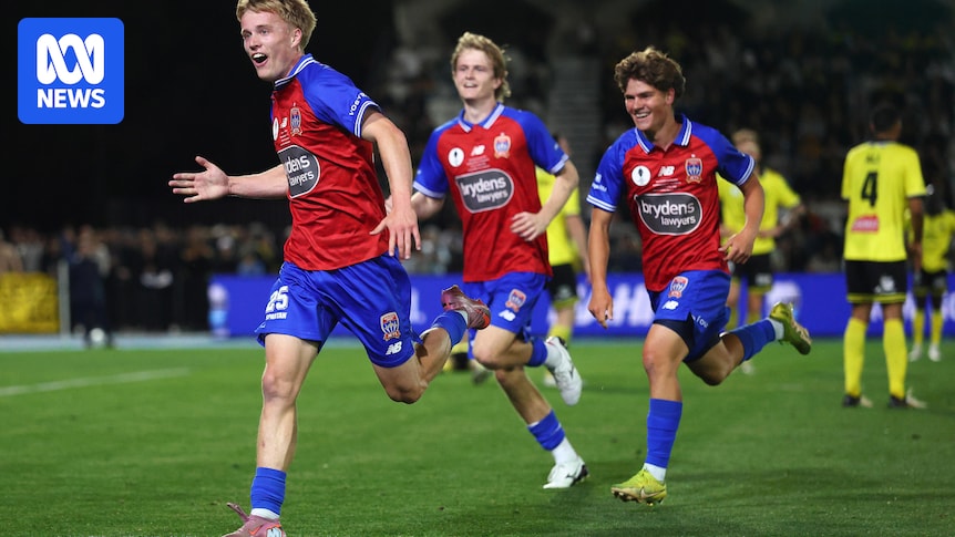 Newcastle Jets beat semi-pro Heidelberg United 3-1 to win their first Australian Cup 5ba9245bcad0af8b5e785e5bc731ac79.jpeg