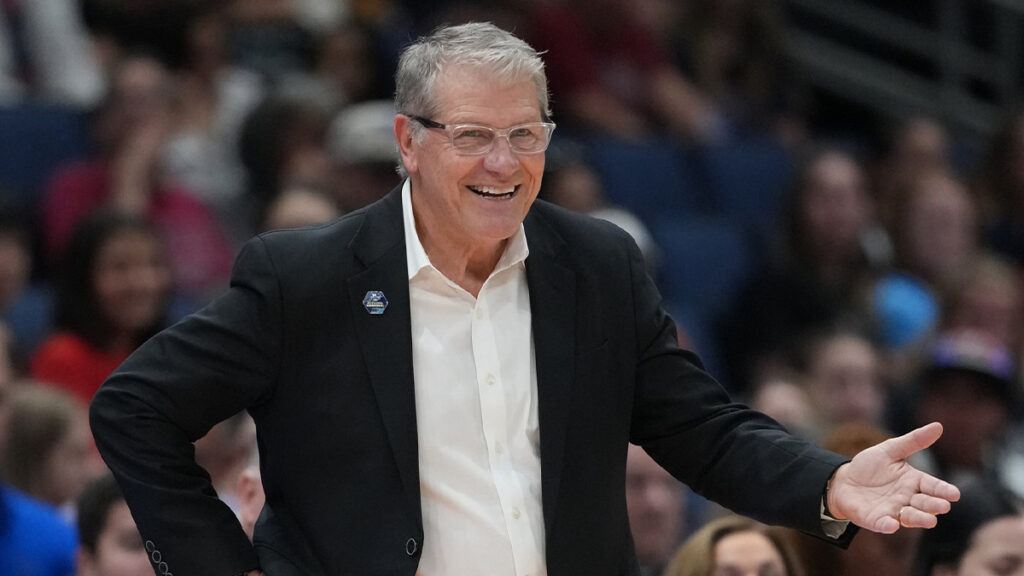 Geno Auriemma reveals UConn women’s basketball Dream Team 9135317ada686796a563f8b0fc76537d.jpeg