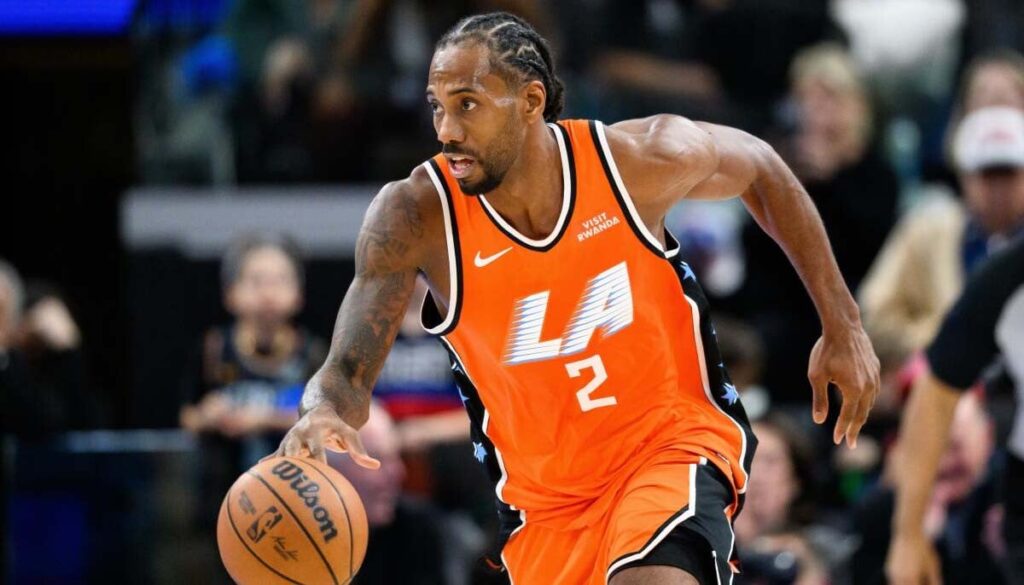 NBA Star Kawhi Leonard Scores High During Clippers vs Timberwolves Game 1395419 120716 updates.jpg
